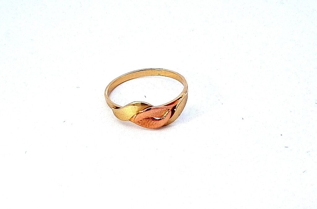 Zlatý prsten, vel. 54