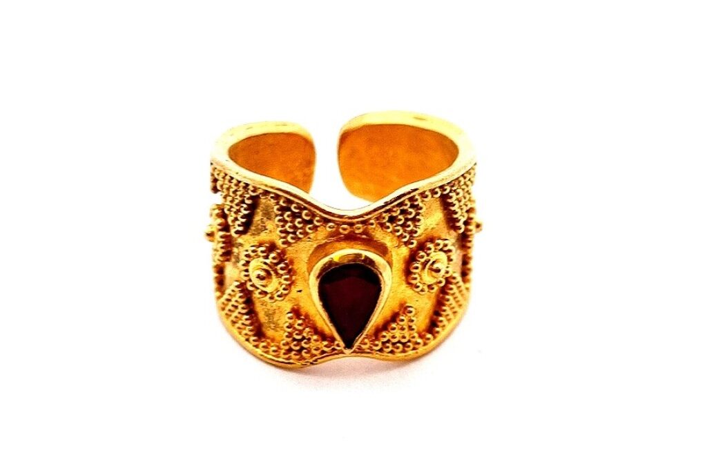 Zlatý prsten s červeným kamenem – rubín, nastavitelný