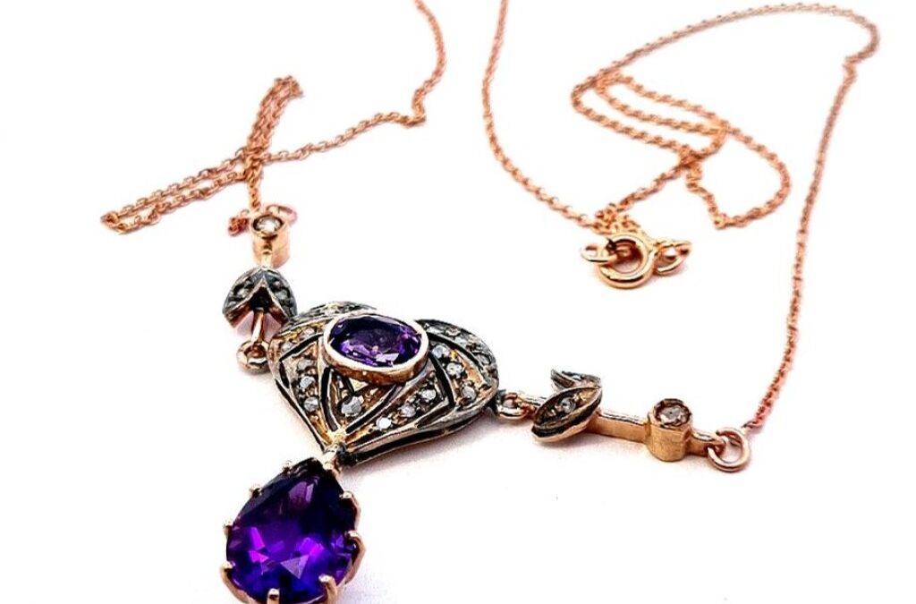 Zlatý kolier s ametysty a diamanty