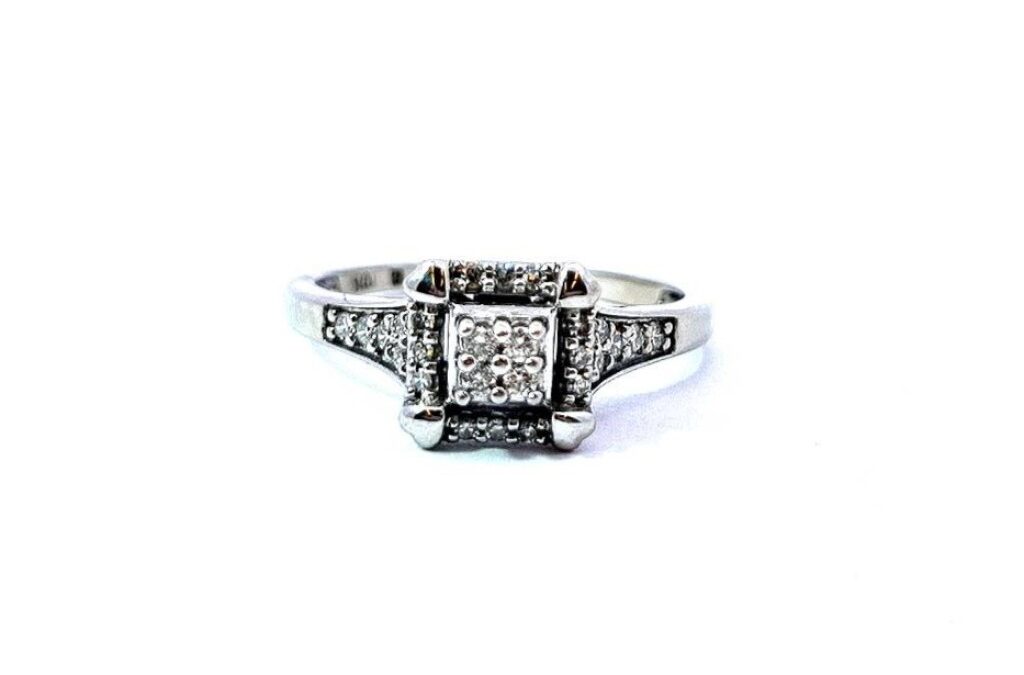 Zlatý prsten s diamanty, vel. 60