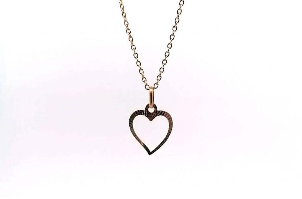 Zlatý přívěs, srdce