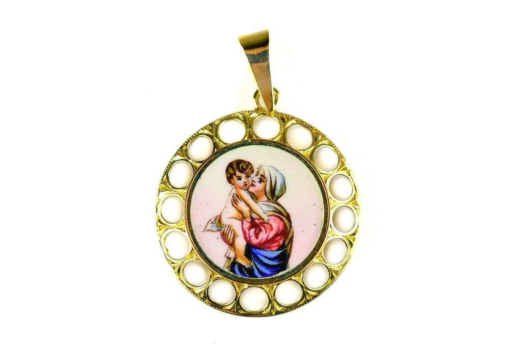 Zlatý přívěs s madonkou