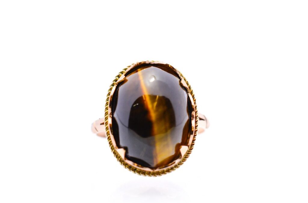 Zlatý prsten s tygřím okem, vel. 54