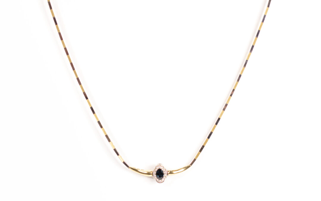 Zlatý náhrdelník s brilianty, safírem a rubínem