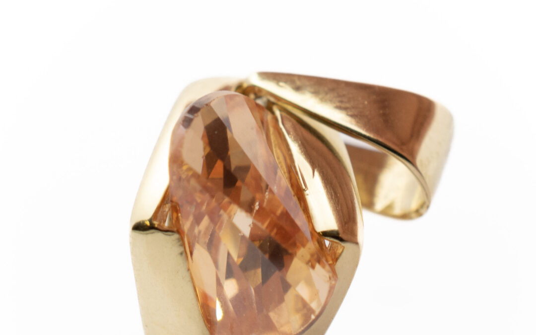 Zlatý přívěsek s citrínem