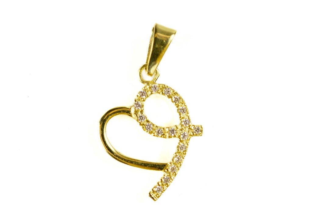Zlatý přívěs se zirkony – srdíčko