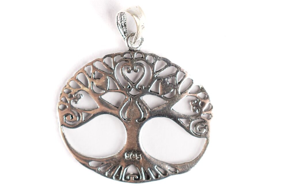 Stříbrný přívěs strom života