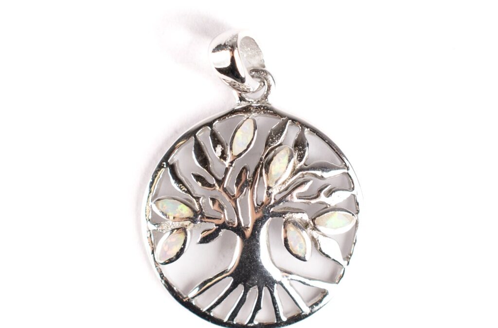 Stříbrný přívěs strom života s opálem