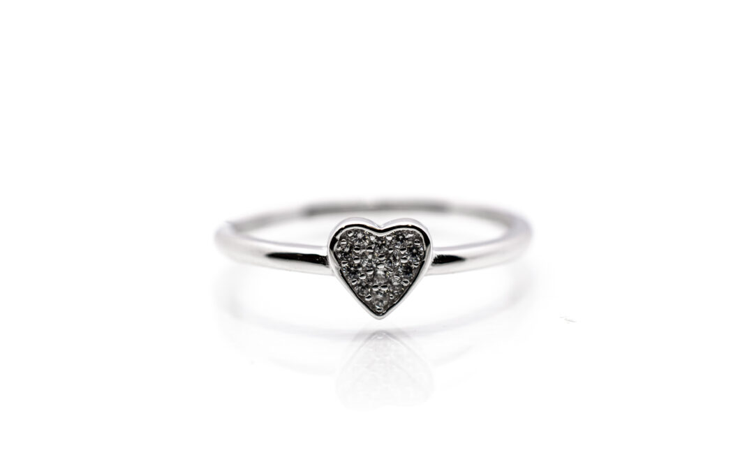 Stříbrný prsten srdíčko