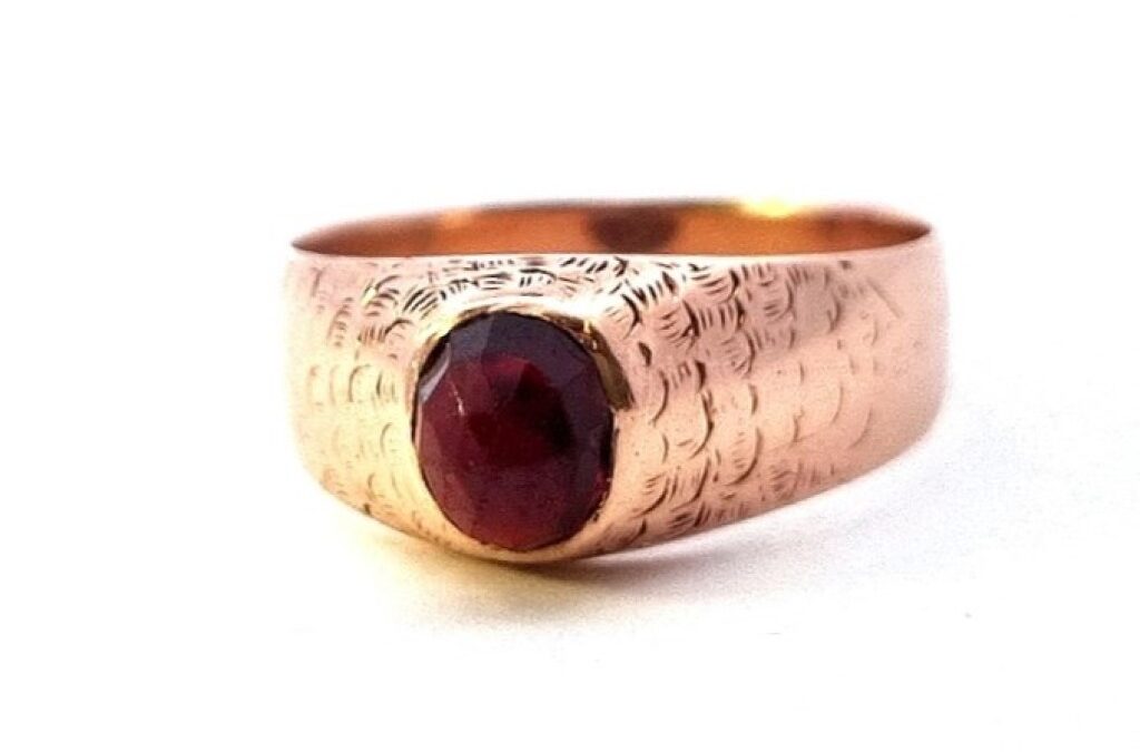 Starožitný zlatý prsten s rubínem, vel. 65