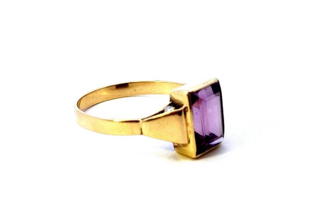 Zlatý prsten s fialovým kamenem, ametyst, vel. 62