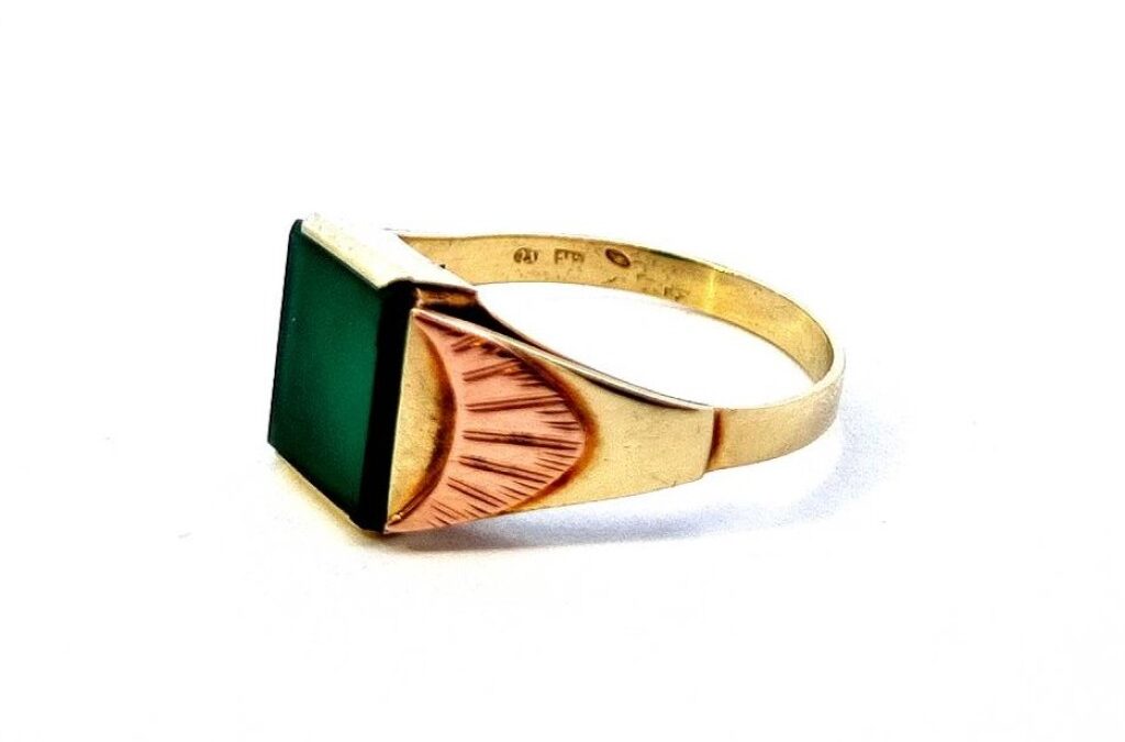 Pánský zlatý prsten se zeleným kamenem, chryzopras, vel. 68