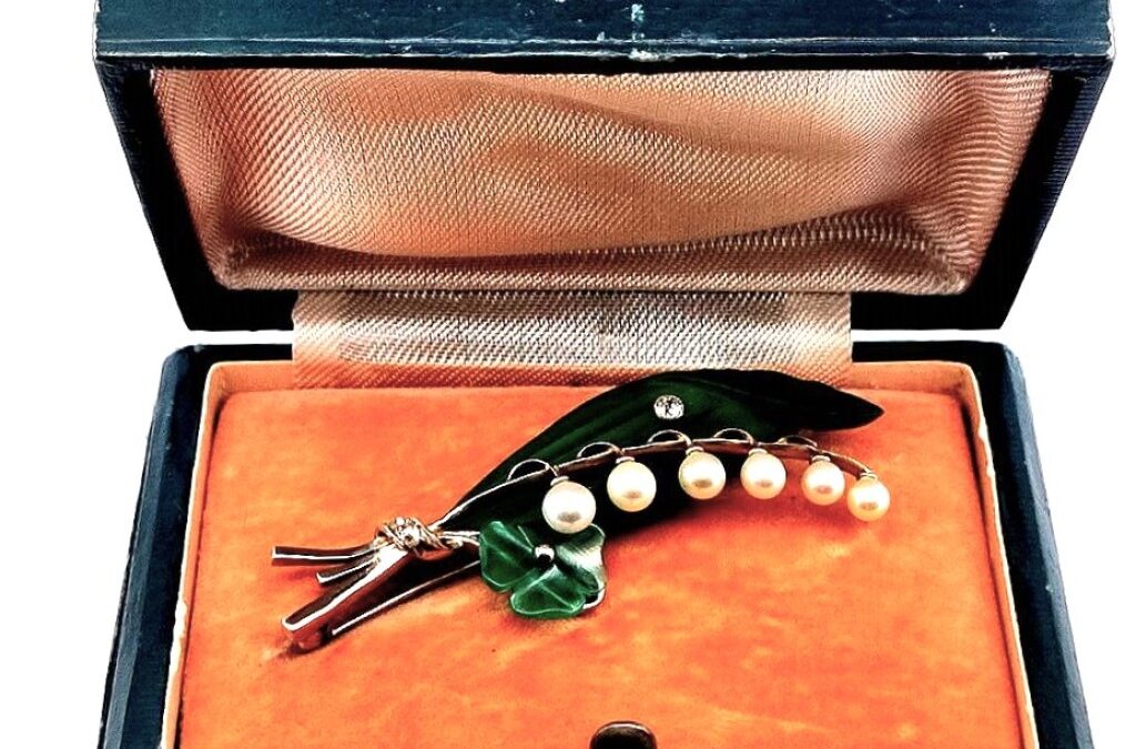 Starožitná zlatá brož s diamanty, horským křišťálem a perlami, konvalinka