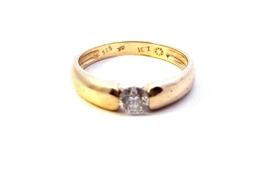 Zlatý prsten se zirkonem, vel 55