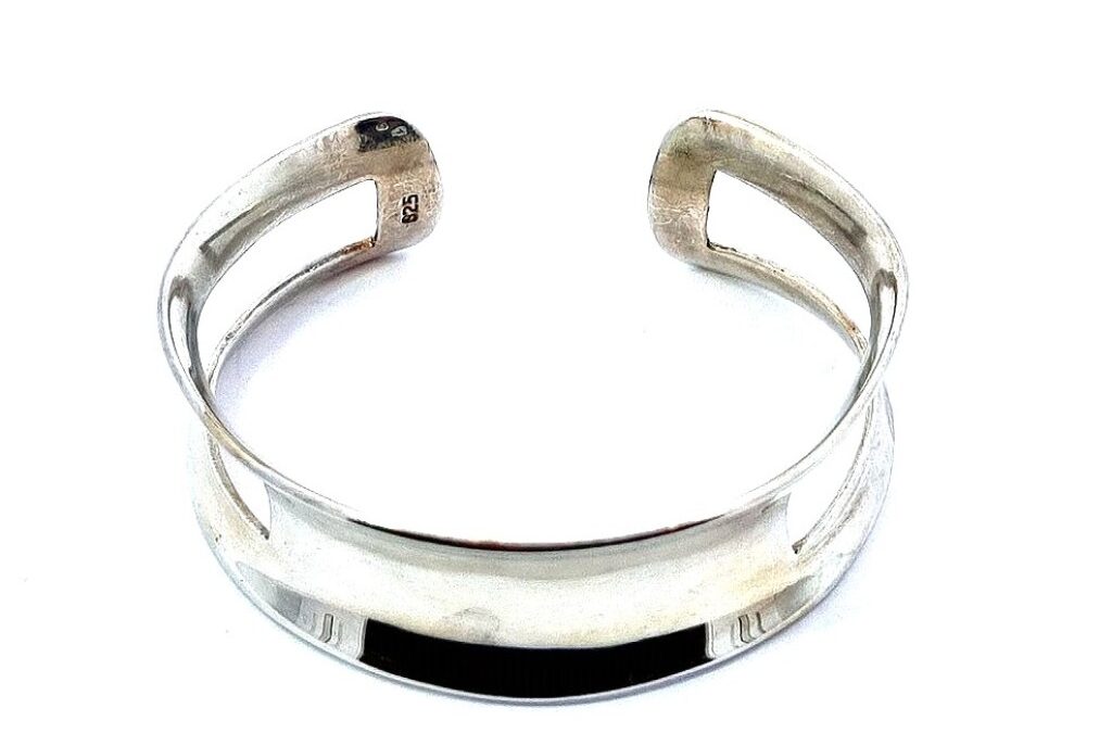 Stříbrný náramek, 33,29 g