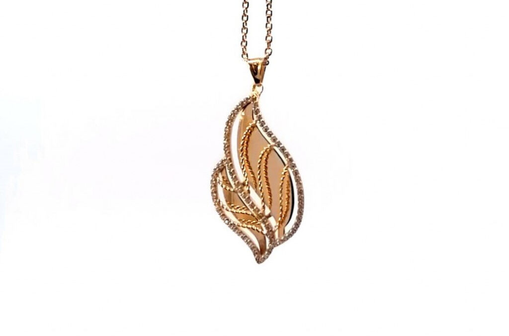 Zlatý přívěs se zirkony, lístek