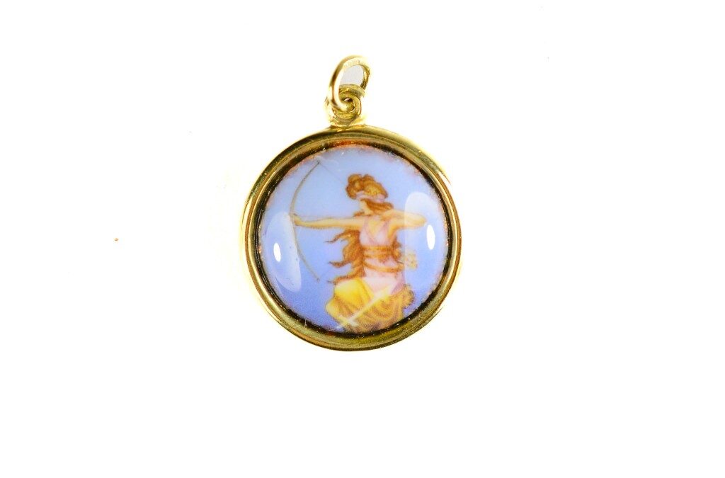 Zlatý přívěsek s Artemis