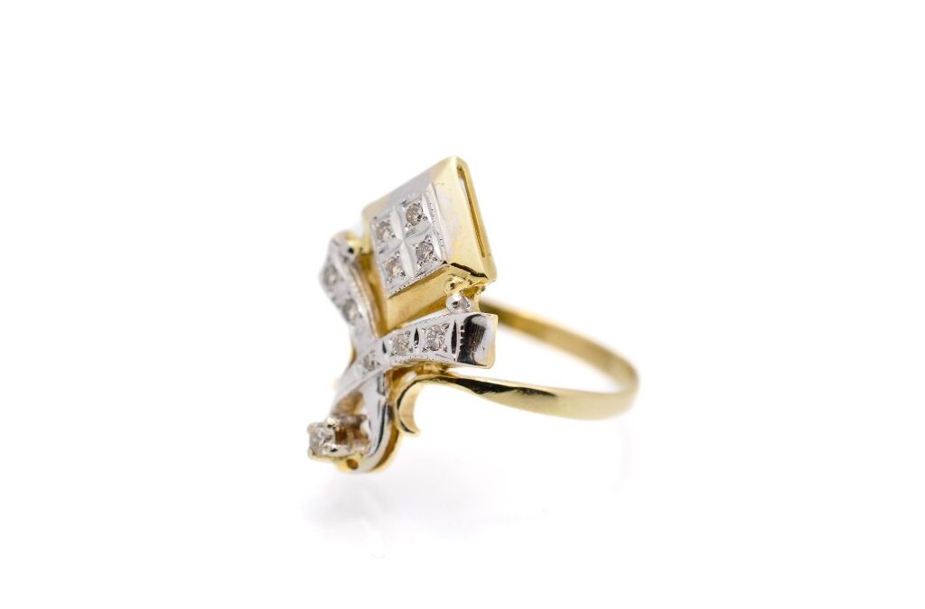 Extravagantní zlatý prsten s diamanty , vel. 60