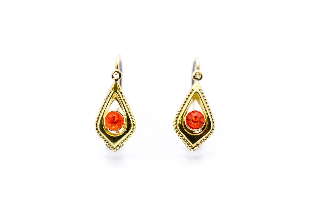 Starožitné zlaté náušnice s červeným kamenem – rubín