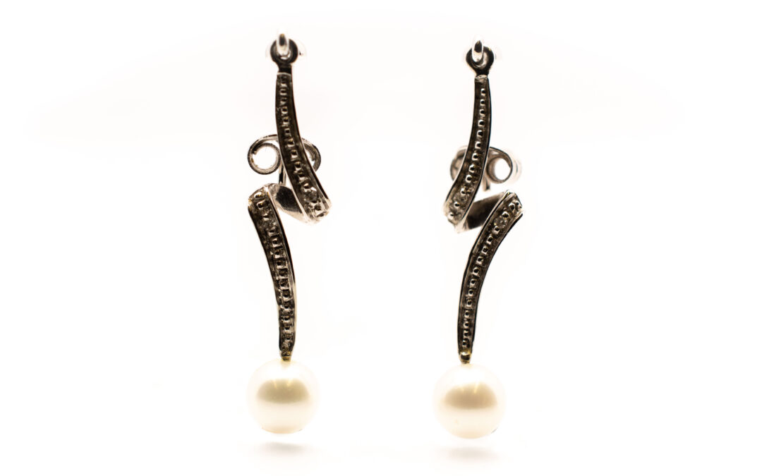 Zlaté náušnice a perličkou, visací, puzetka